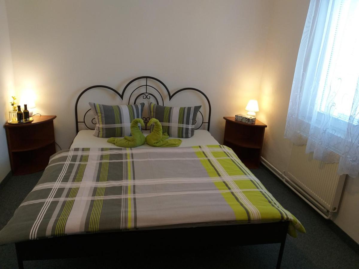 U Pohody Hotel Kovářská Kültér fotó