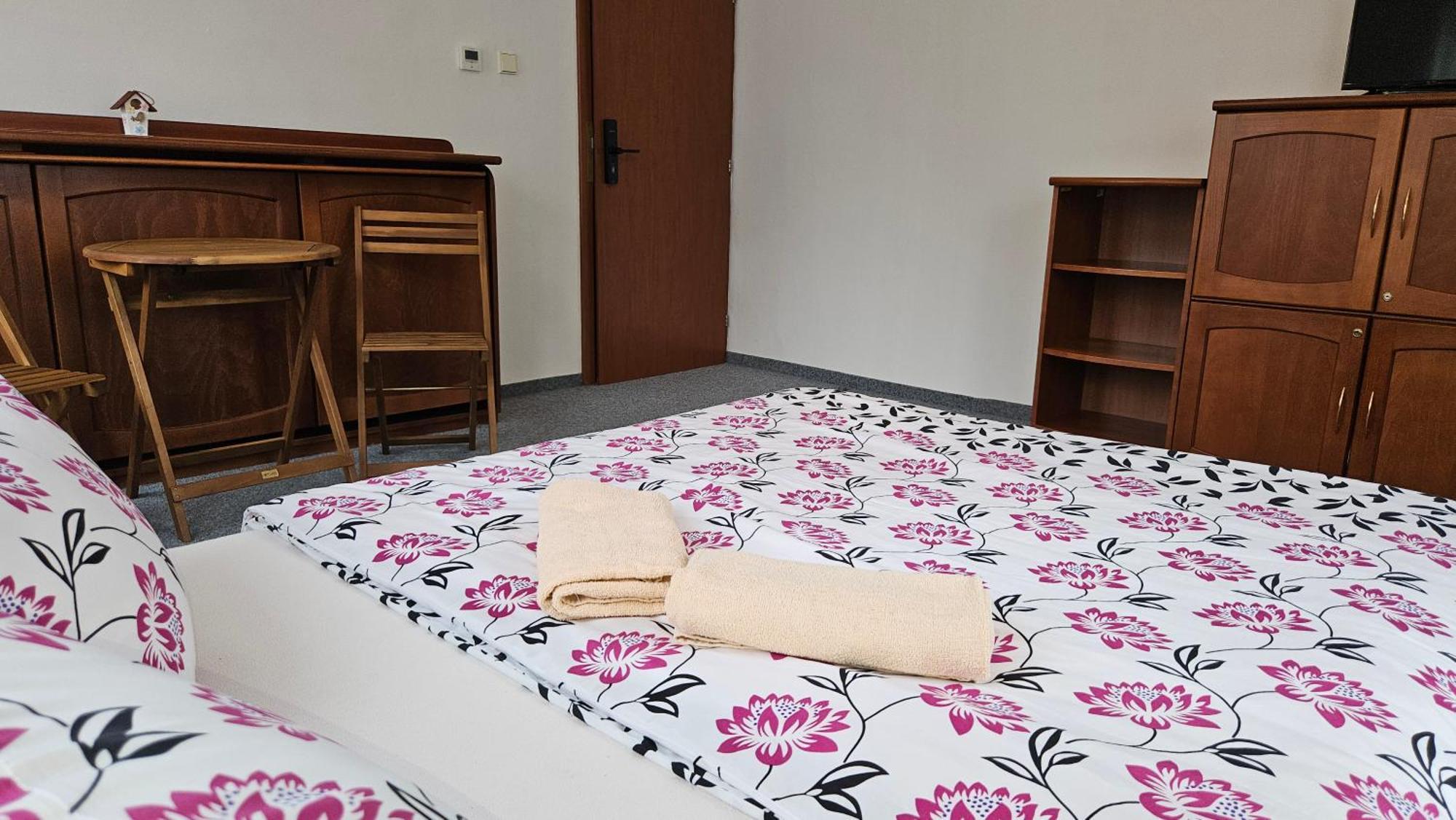 U Pohody Hotel Kovářská Kültér fotó